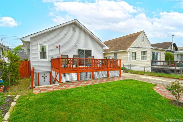 3076 Roxbury Road, Oceanside, NY 11572
