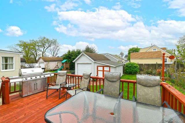 3076 Roxbury Road, Oceanside, NY 11572