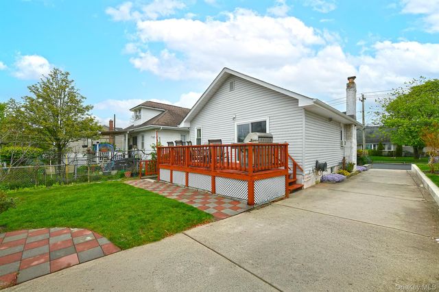 3076 Roxbury Road, Oceanside, NY 11572