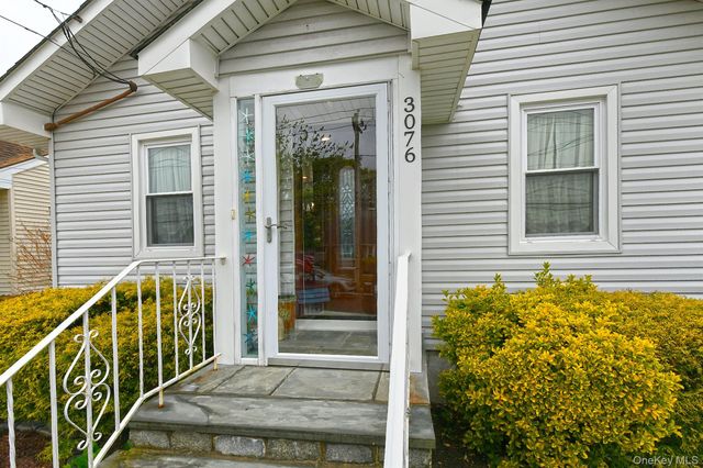 3076 Roxbury Road, Oceanside, NY 11572