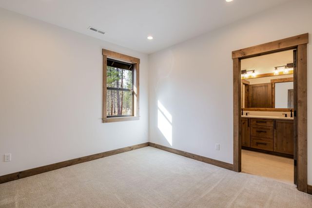 56236 Rockcress Lane 436, Bend, OR 97707