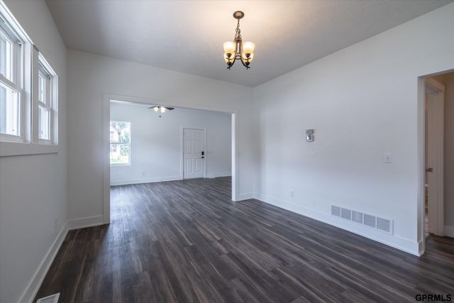 6906 N 24Th Street, Omaha, NE 68112