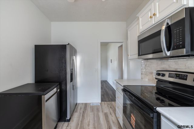 6906 N 24Th Street, Omaha, NE 68112