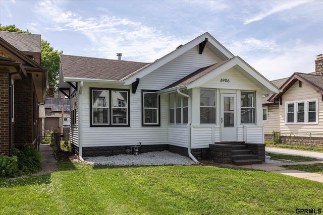 6906 N 24Th Street, Omaha, NE 68112