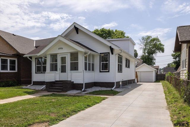 6906 N 24Th Street, Omaha, NE 68112