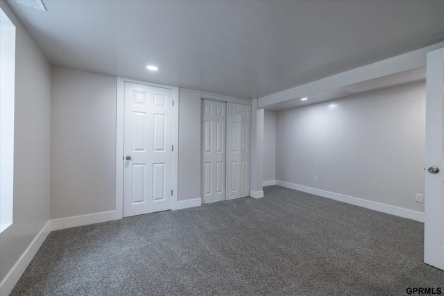 6906 N 24Th Street, Omaha, NE 68112