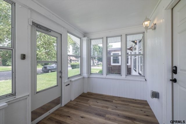 6906 N 24Th Street, Omaha, NE 68112