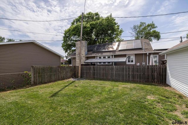 6906 N 24Th Street, Omaha, NE 68112