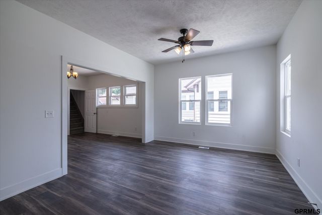 6906 N 24Th Street, Omaha, NE 68112
