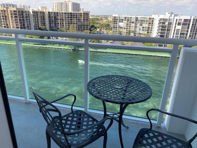 3000 S Ocean Drive 908, Hollywood, FL 33019