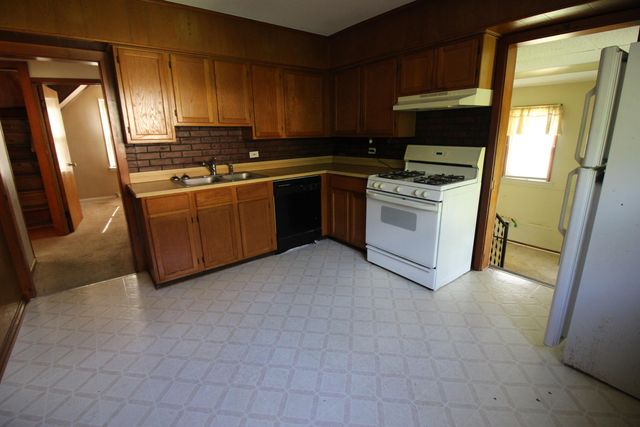 28889 Hillview Street, Roseville City, MI 48066