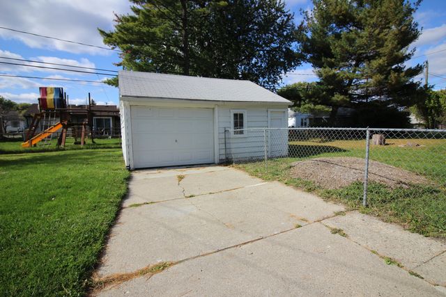 28889 Hillview Street, Roseville City, MI 48066