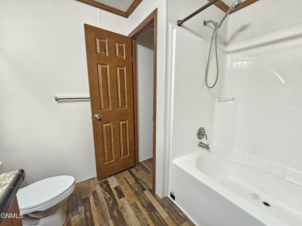 1023 28th Street W, Williston, ND 58801 photo 12