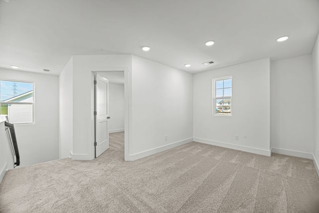 2563 Peaceful Valley Dr, Columbia, TN 38401