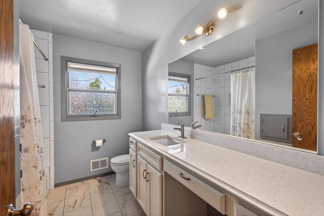 303 Thompson Avenue W, West Saint Paul, MN 55118