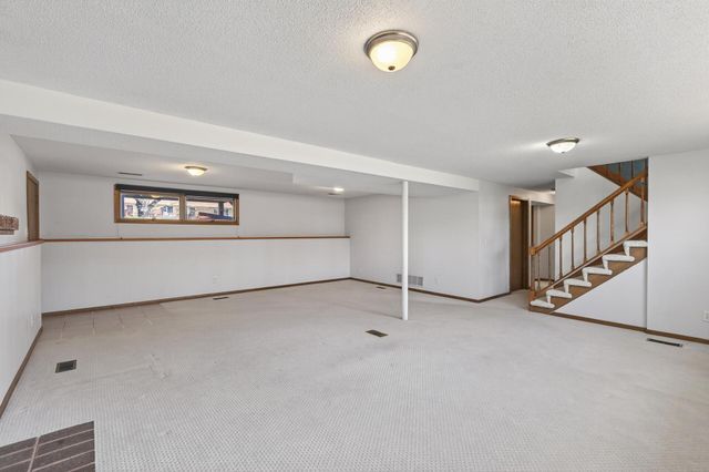 303 Thompson Avenue W, West Saint Paul, MN 55118