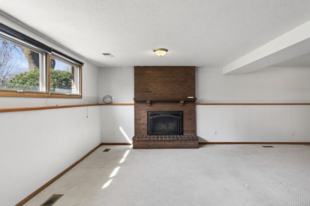 303 Thompson Avenue W, West Saint Paul, MN 55118