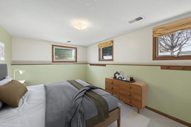 303 Thompson Avenue W, West Saint Paul, MN 55118