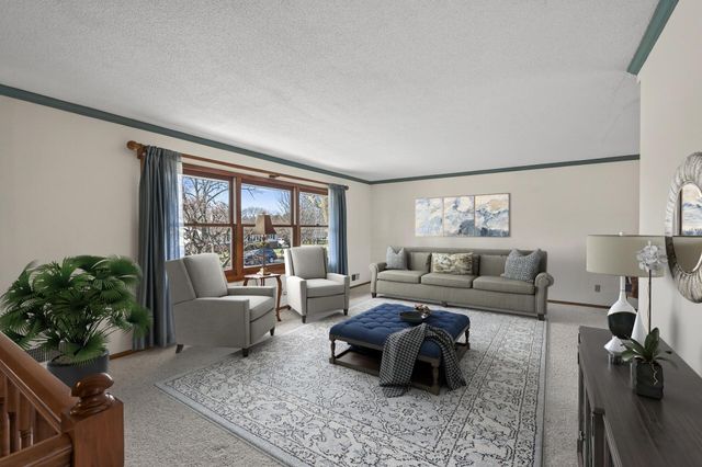 303 Thompson Avenue W, West Saint Paul, MN 55118