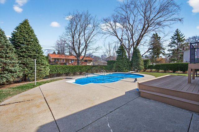 303 Thompson Avenue W, West Saint Paul, MN 55118