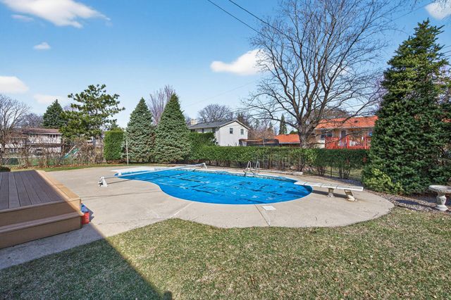 303 Thompson Avenue W, West Saint Paul, MN 55118