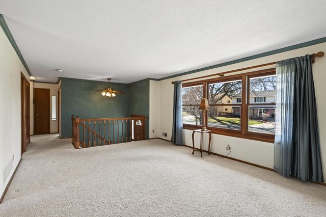 303 Thompson Avenue W, West Saint Paul, MN 55118