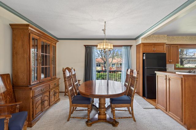 303 Thompson Avenue W, West Saint Paul, MN 55118