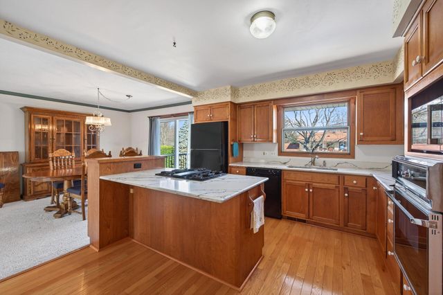 303 Thompson Avenue W, West Saint Paul, MN 55118