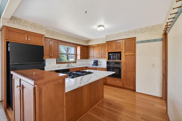 303 Thompson Avenue W, West Saint Paul, MN 55118