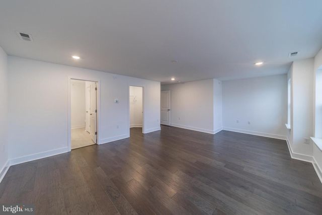 135 STOUTSBURG BLVD, Pennington, NJ 08534