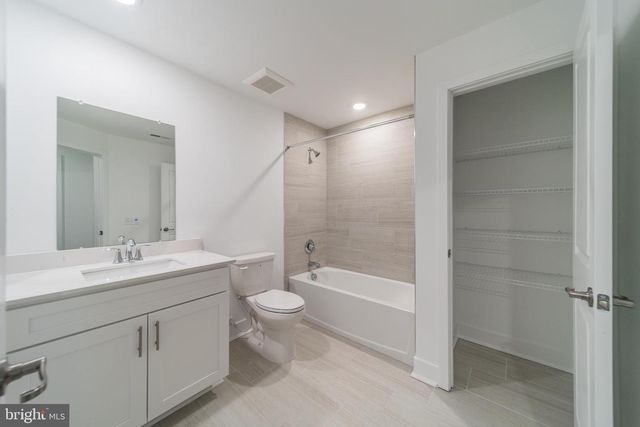 135 STOUTSBURG BLVD, Pennington, NJ 08534