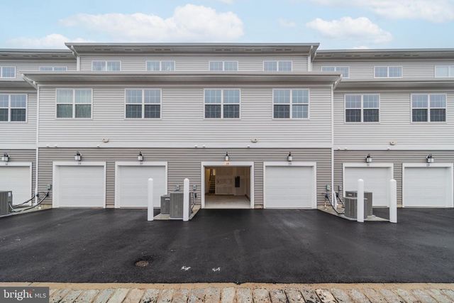 135 STOUTSBURG BLVD, Pennington, NJ 08534
