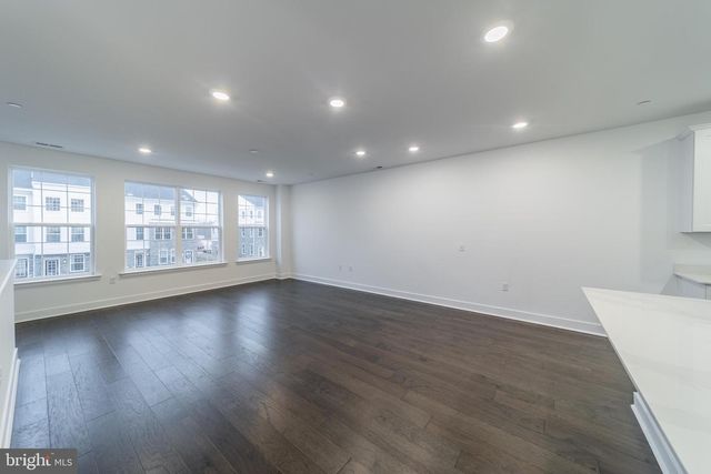 135 STOUTSBURG BLVD, Pennington, NJ 08534