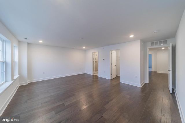 135 STOUTSBURG BLVD, Pennington, NJ 08534