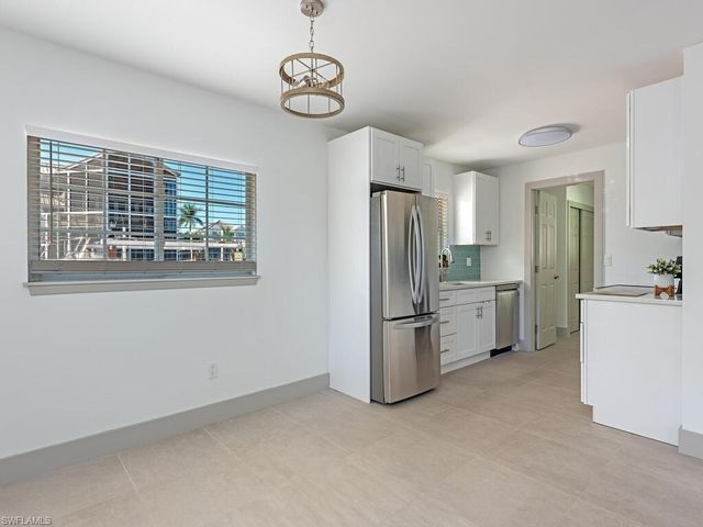 2836 Bayview DR, Naples, FL 34112