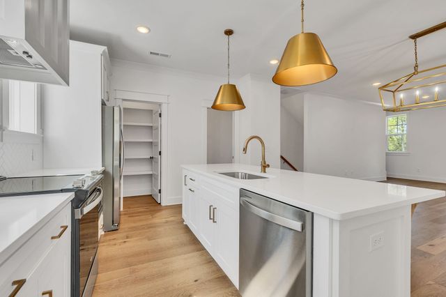 2019 Maple View Ln, Nashville, TN 37207