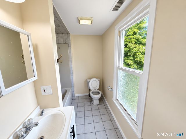 7 Rockwood Avenue, Ansonia, CT 06401