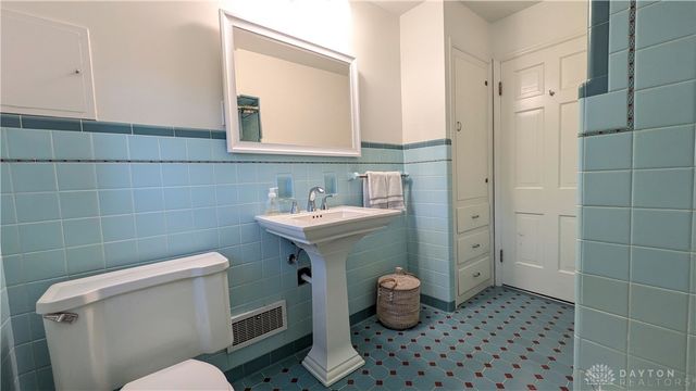 1125 Laurelwood Road, Kettering, OH 45409