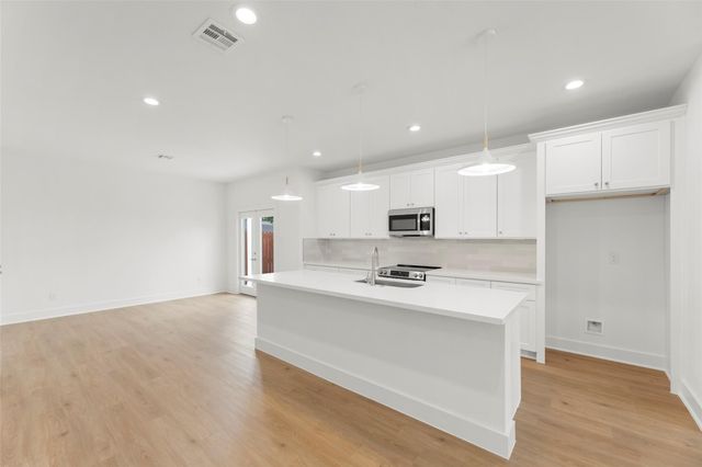 1475 Ferguson Way, Houston, TX 77088