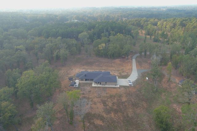 2401 S Williams St., Atlanta, TX 75551