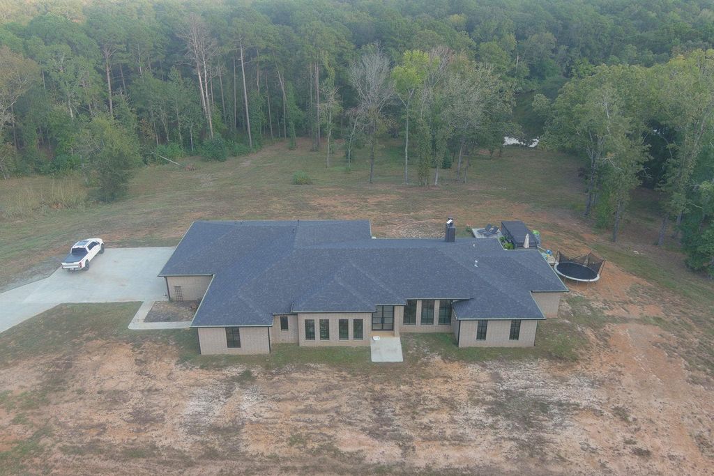 2401 S Williams St., Atlanta, TX 75551