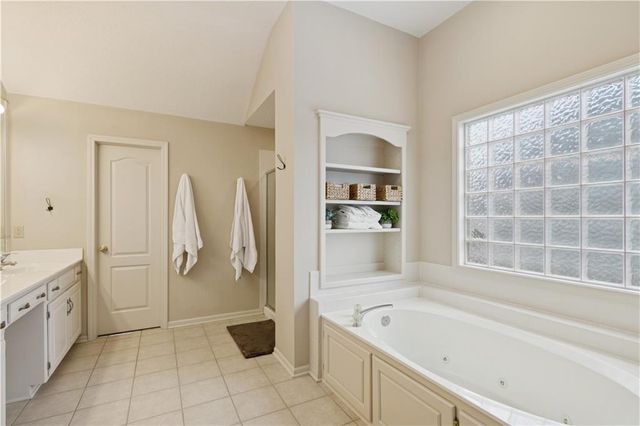 5104 W 158th Street, Overland Park, KS 66224