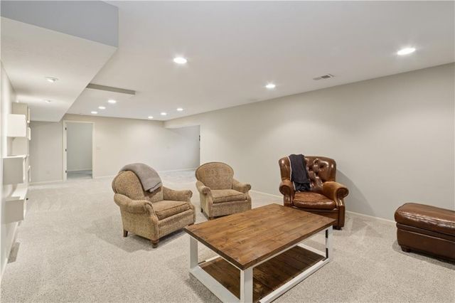 5104 W 158th Street, Overland Park, KS 66224