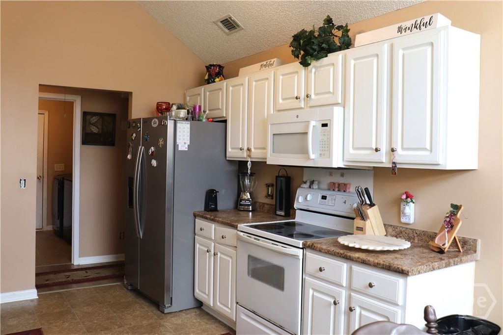 Image 8 of property listing at 209 Quatrz Drive, Rincon, GA 31326