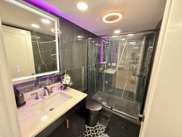 5600 N FLAGLER Drive 1904, West Palm Beach, FL 33407