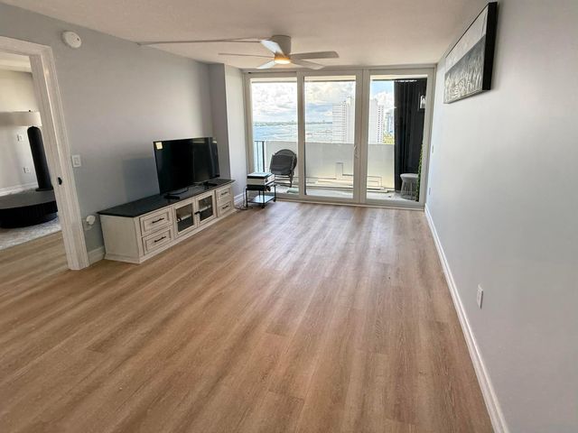 5600 N FLAGLER Drive 1904, West Palm Beach, FL 33407