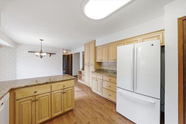 7453 Devonshire DRIVE, Cedarburg, WI 53012