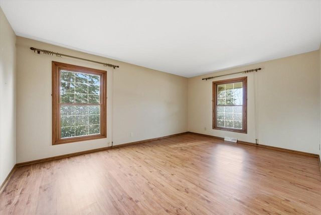 7453 Devonshire DRIVE, Cedarburg, WI 53012