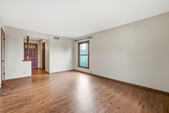 7453 Devonshire DRIVE, Cedarburg, WI 53012