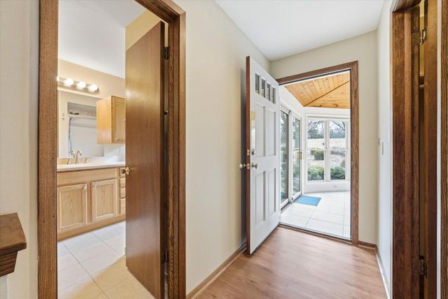 7453 Devonshire DRIVE, Cedarburg, WI 53012